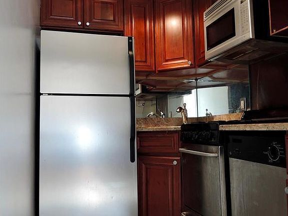 3rd image of 364 W 15th St APT 14