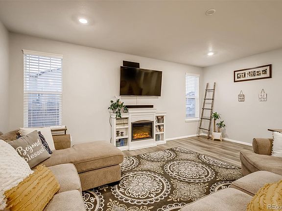 4th image of 1137 Black Saddle St