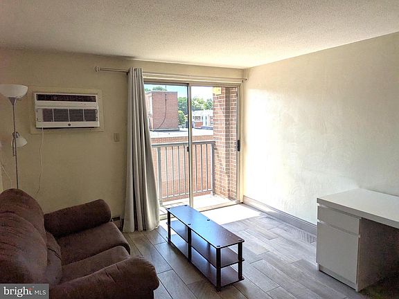 2nd image of 458 E College Ave