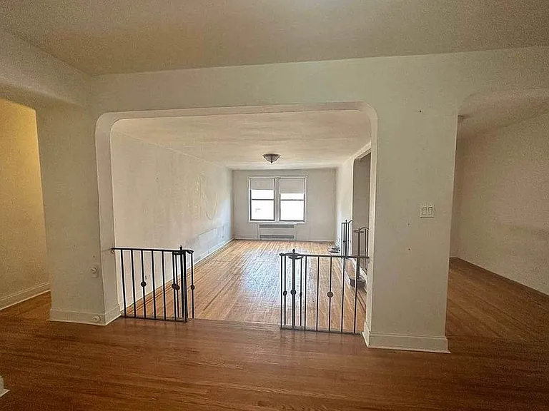 67-70 Yellowstone Blvd #4Y — Photo 1