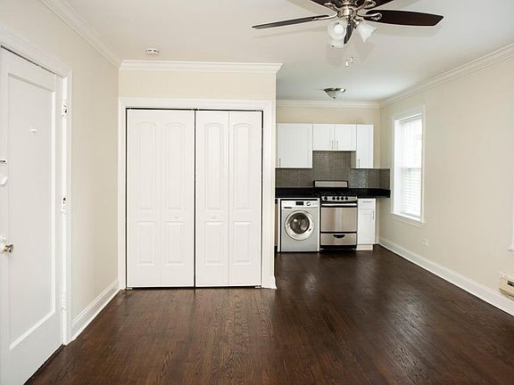 3rd image of 2129 N Dayton #105