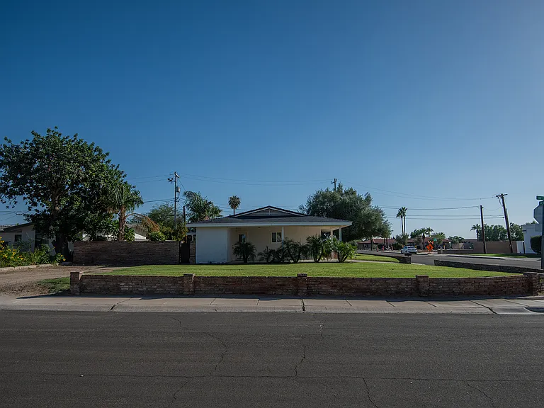 1801 S 14th Ave — Photo 4