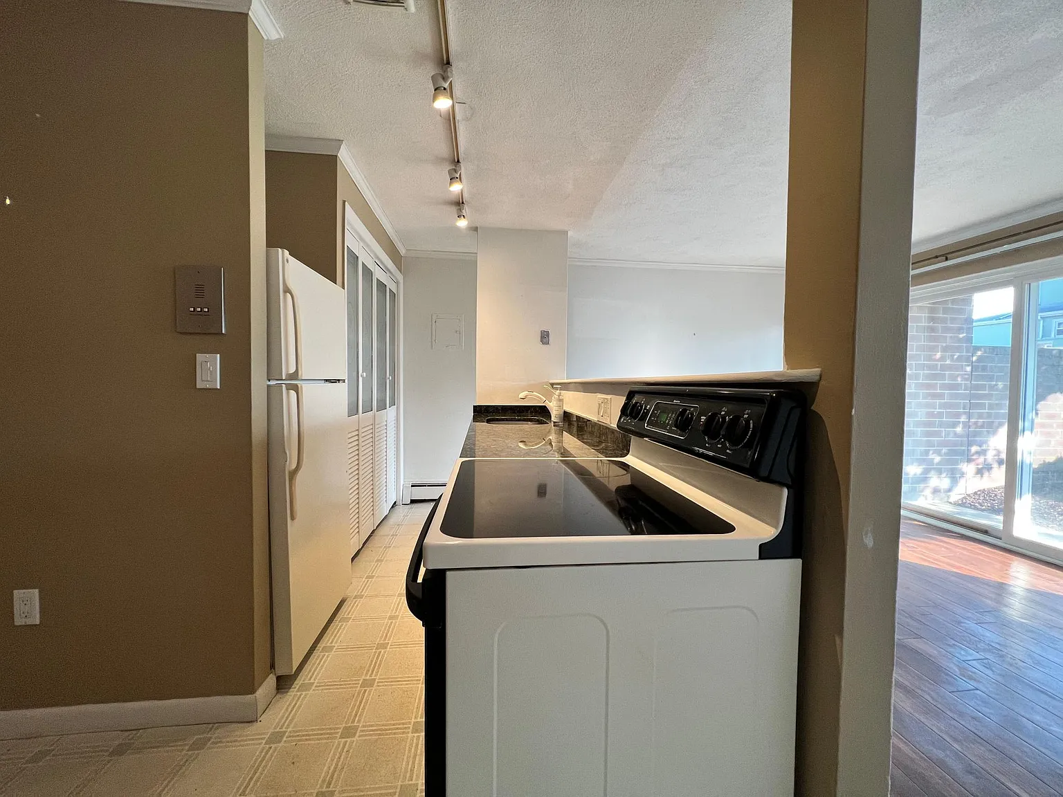 115 Walnut St — Photo 4