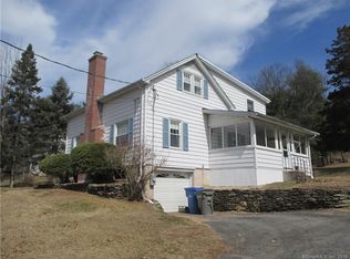 19 Overlook Dr, Manchester, CT 06042