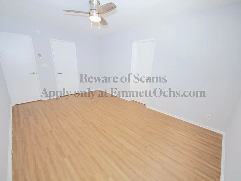 Mayfield Manor — Photo 18