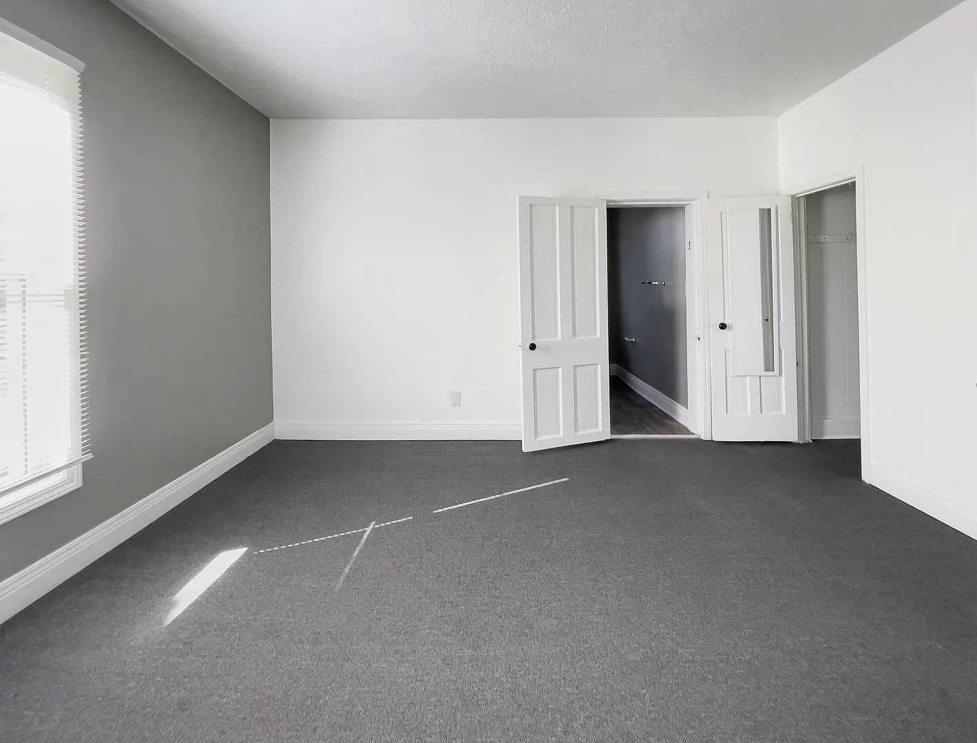834 W North St - The Ultimate Ball State Rental | 4 Bedrooms, 2 Baths, Pet Friendly — Photo 4