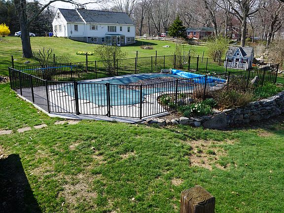 Saltwater / Heated Pool