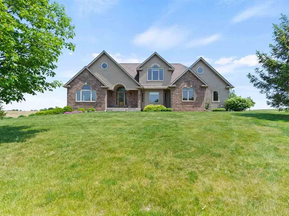 1546 Highway 1, Washington, IA 52353