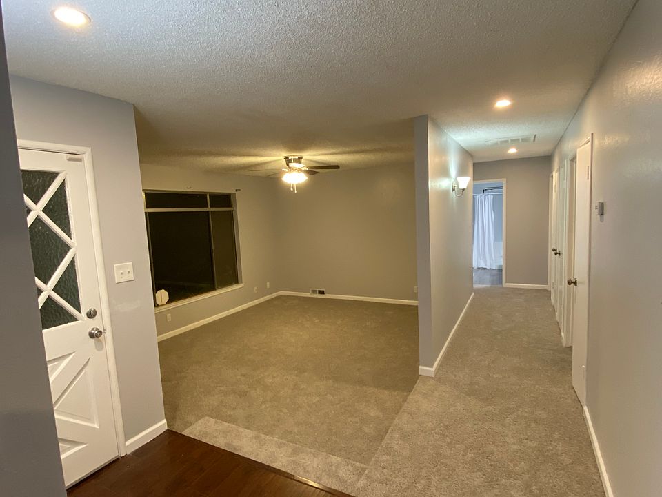 Front Entry & Main Hallway