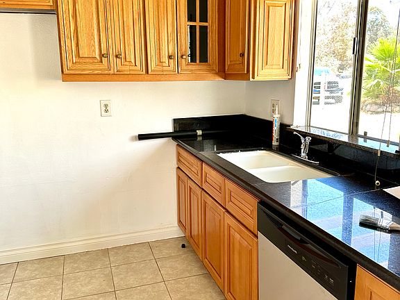 4th image of 16956 Gunnerson St