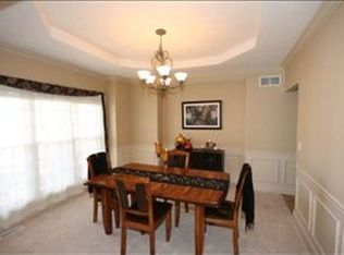 4005 Rockledge Rd, Bloomington, IL 61705