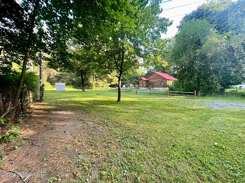 5th image of 865 Lake Avenue
