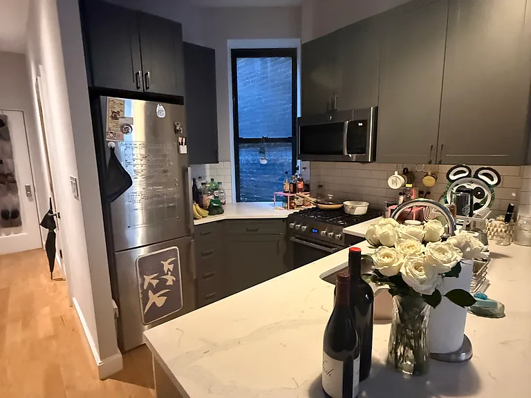 23 Catherine St #4A — Photo 1