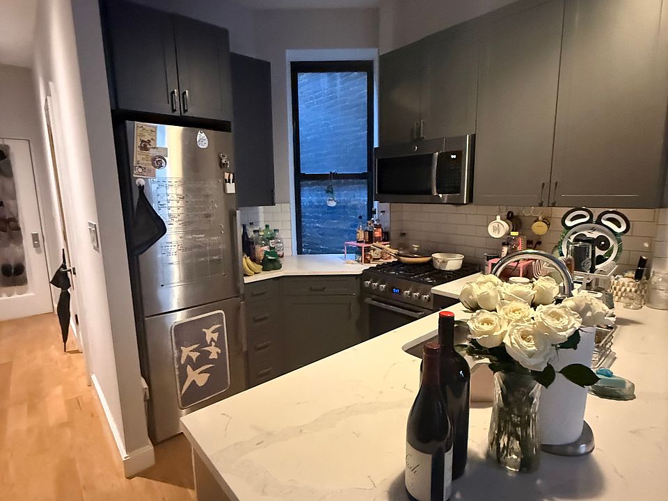 1st image of 23 Catherine St #4A