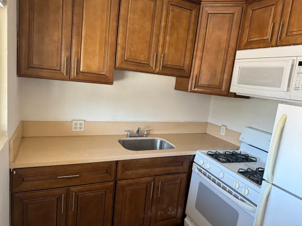 5542 Kester Ave APT 12, Van Nuys, CA 91411