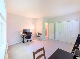 23420 SE Black Nugget Rd UNIT G201, Issaquah, WA 98029