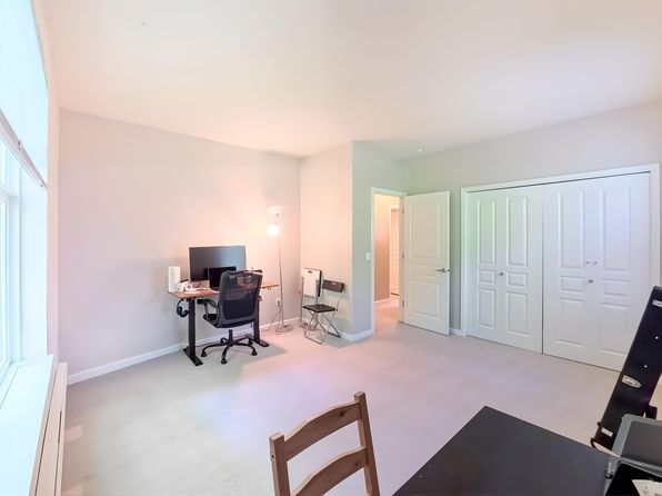 23420 SE Black Nugget Rd UNIT G201