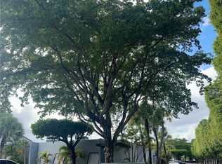 Windmill Gate, Miami Lakes, FL 33014