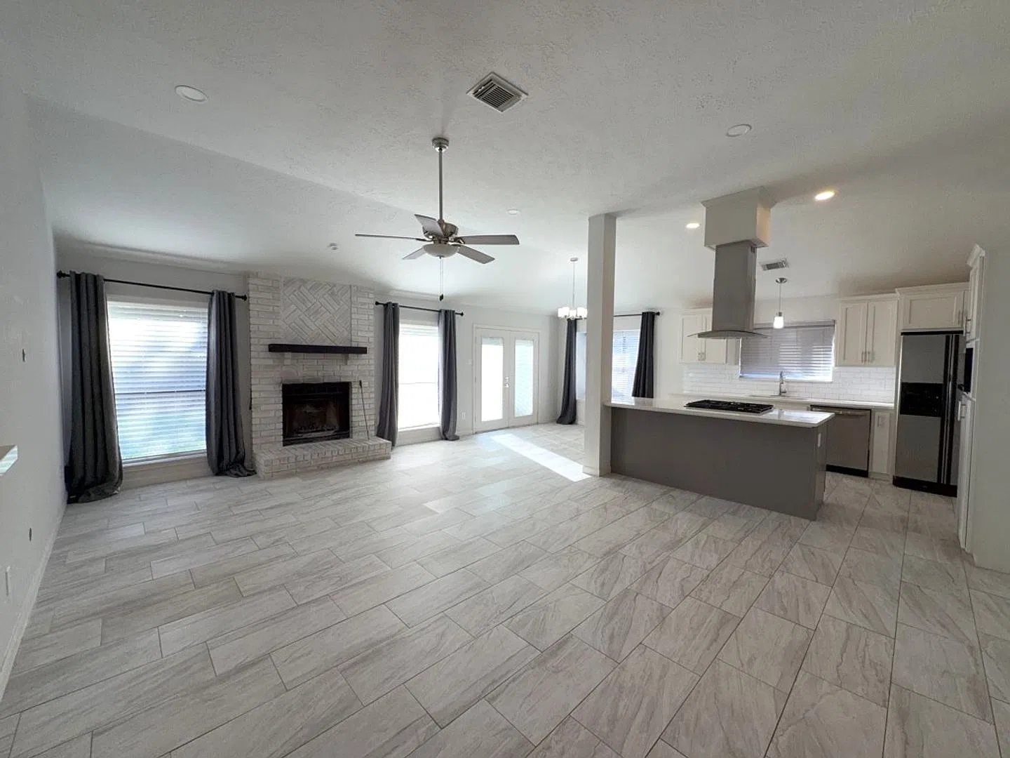218 Bedford Ln **Ask About Our No Cash Deposit Option — Photo 4