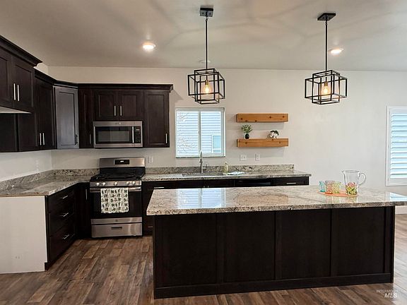 4th image of 1011 Thunder Mountain St