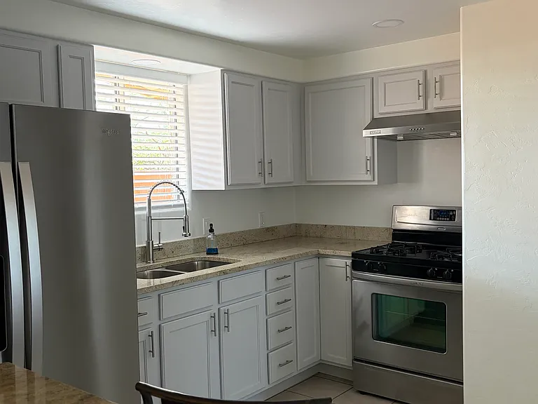 1611 W Delaware St — Photo 2