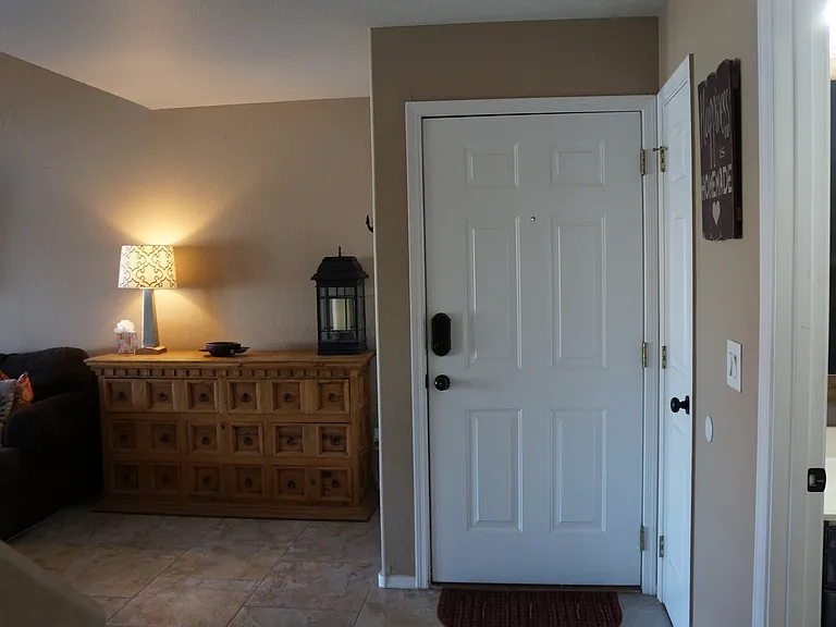 W Edgewater Dr — Photo 16