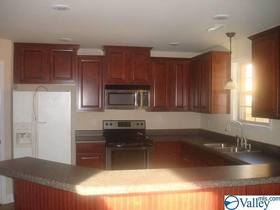 3rd image of 2503 Oak Place Dr SE