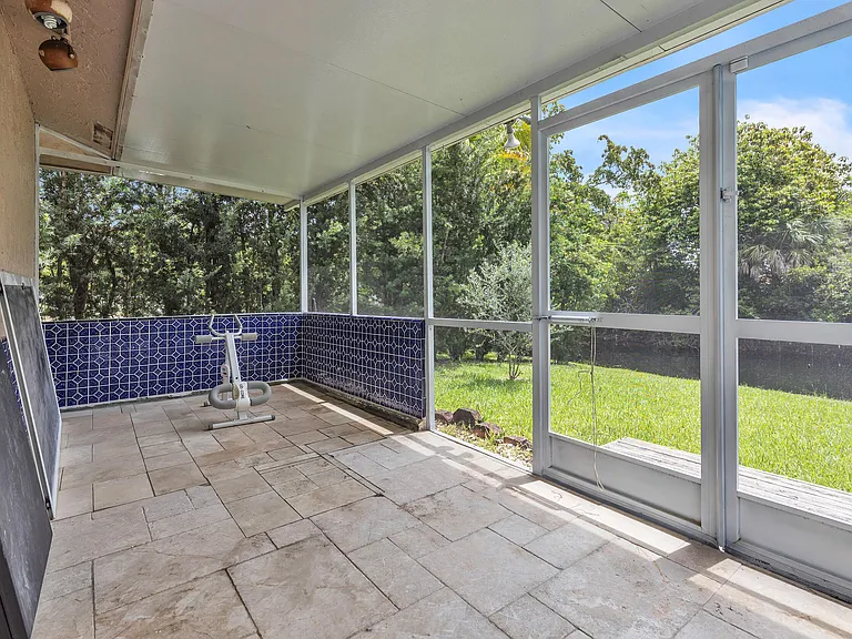 21452 Woodchuck Ln — Photo 12