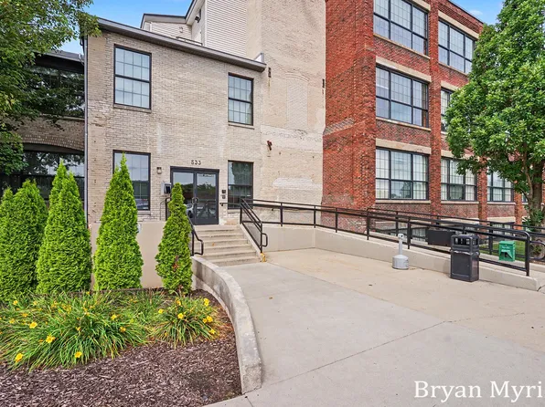 533 Columbia Ave APT 9, Holland, MI 49423