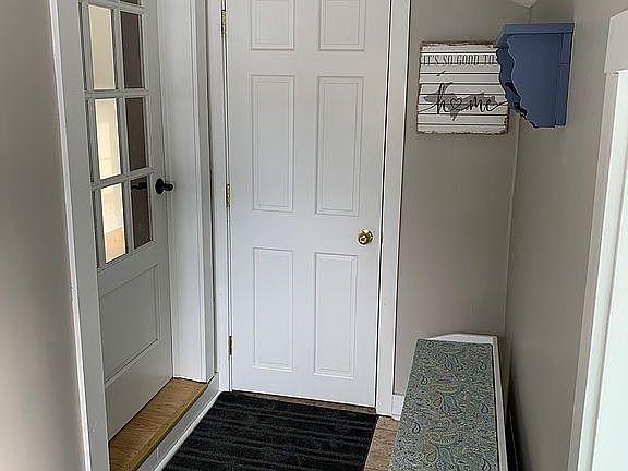 5th image of 23482 Hellman Ave