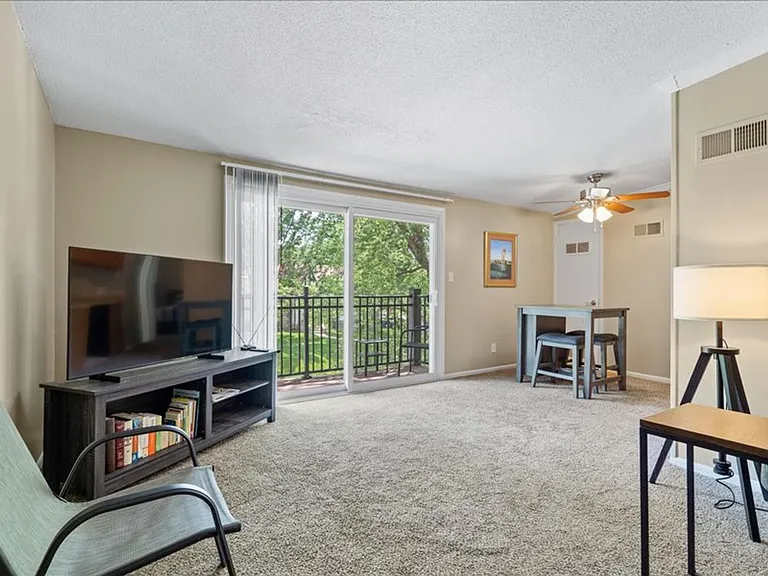 5720 Martway St — Photo 1