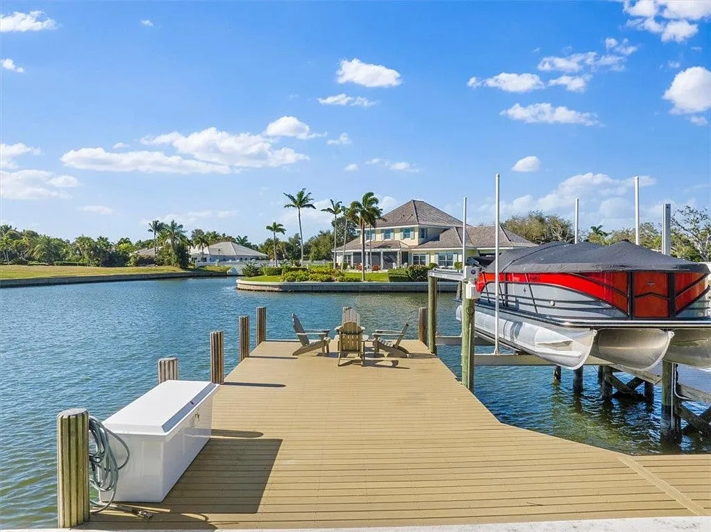 4 bed, 4.5 bath, 4196 sqft, $25,000 — Photo 4