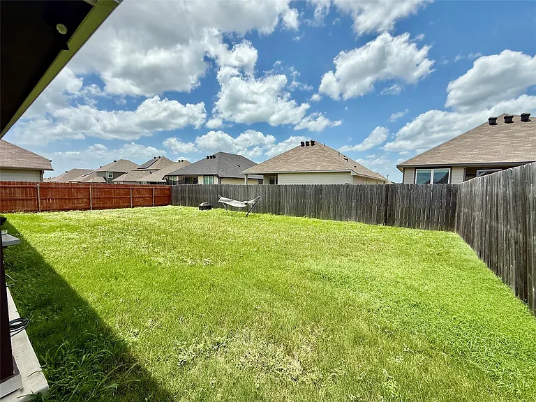 808 Fallbrook Dr — Photo 33