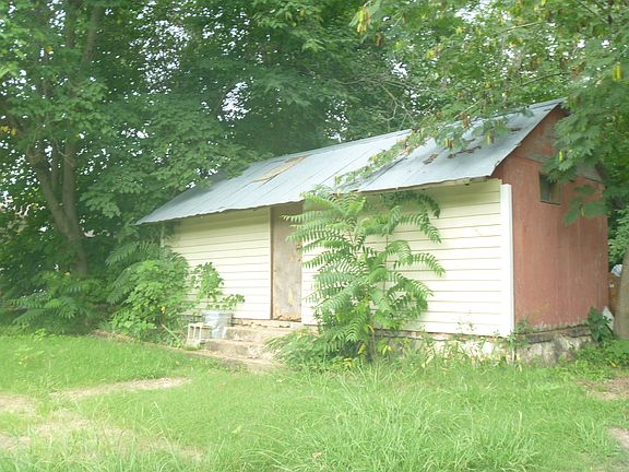 Lg. Storage Shed near street