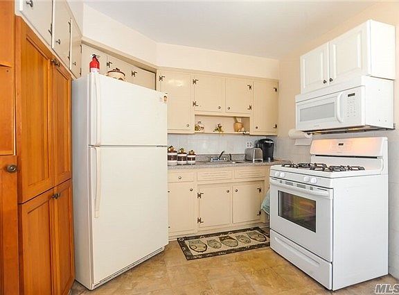 4th image of 6 Bert Ave