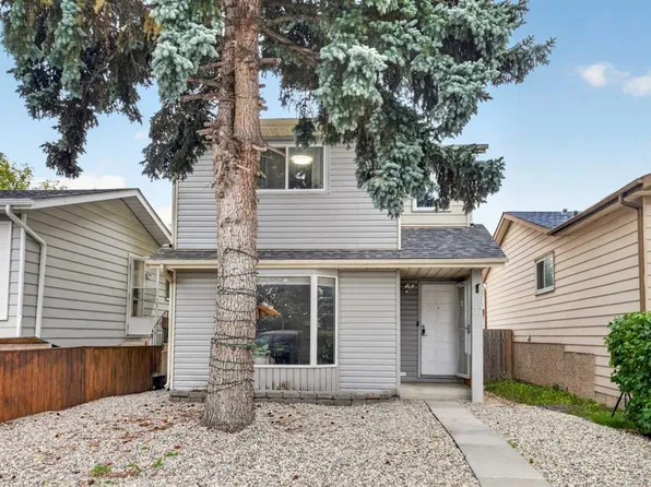 37 W Erin Croft Cres SE, Calgary, AB T2B 2T8
