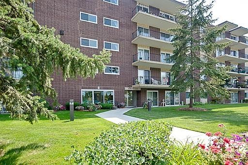 1st image of 5300 Walnut Ave APT 2C