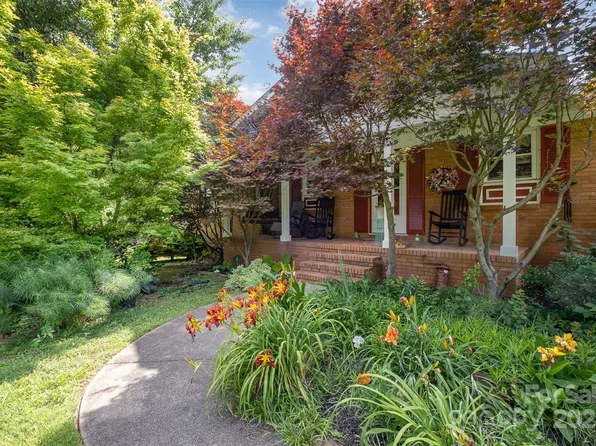 19924 Floral Ln, Cornelius, NC 28031