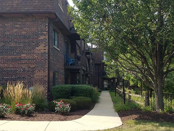 2nd image of 1410 S Fairfield Ave