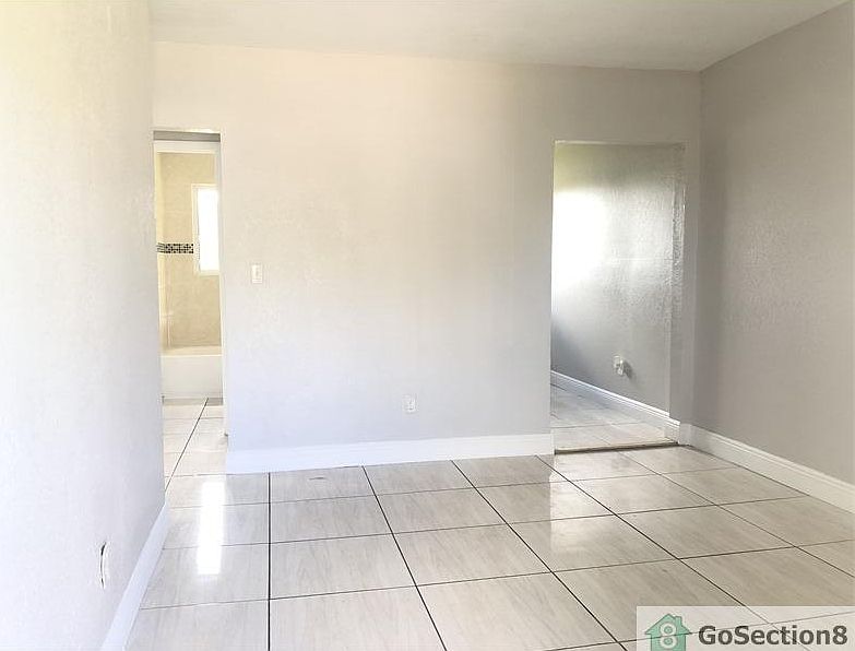 1st image of 1940 Washington Ave #7