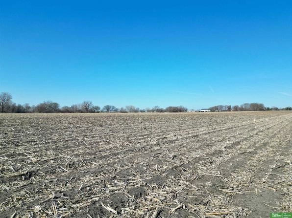 2805 S Shady Bend Rd, Grand Island, NE 68801