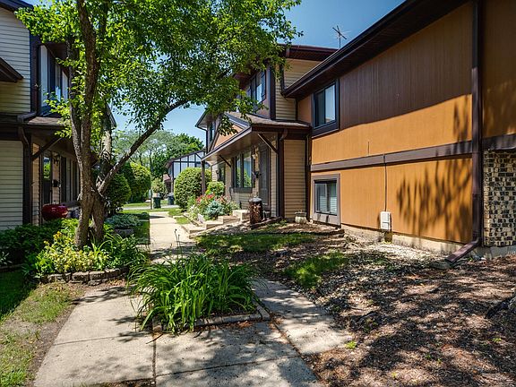 2nd image of 6278 Kit Carson Dr #6278