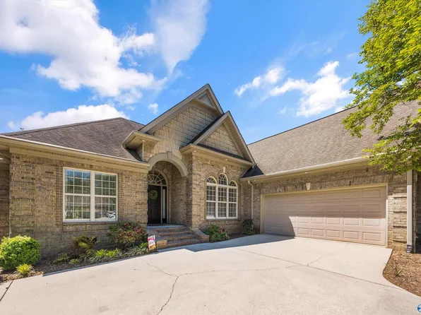 25986 Rosedown Dr, Athens, AL 35613