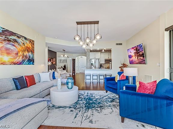 4th image of 23161 Fashion Dr Unit 302