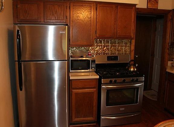 5th image of 4037 Highland Ct