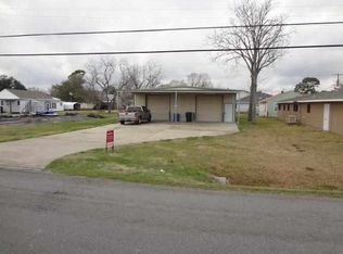 5235 25th St, Groves, TX 77619