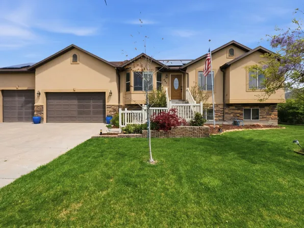 445 S Sunset Dr W, Kaysville, UT 84037