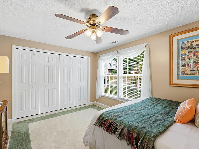 106 Dilworth Ct — Photo 37