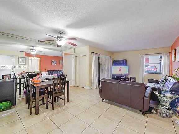 4th image of 20005 NE 3rd Ct APT 3