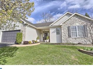 554 Mountain Blvd, Wernersville, PA 19565